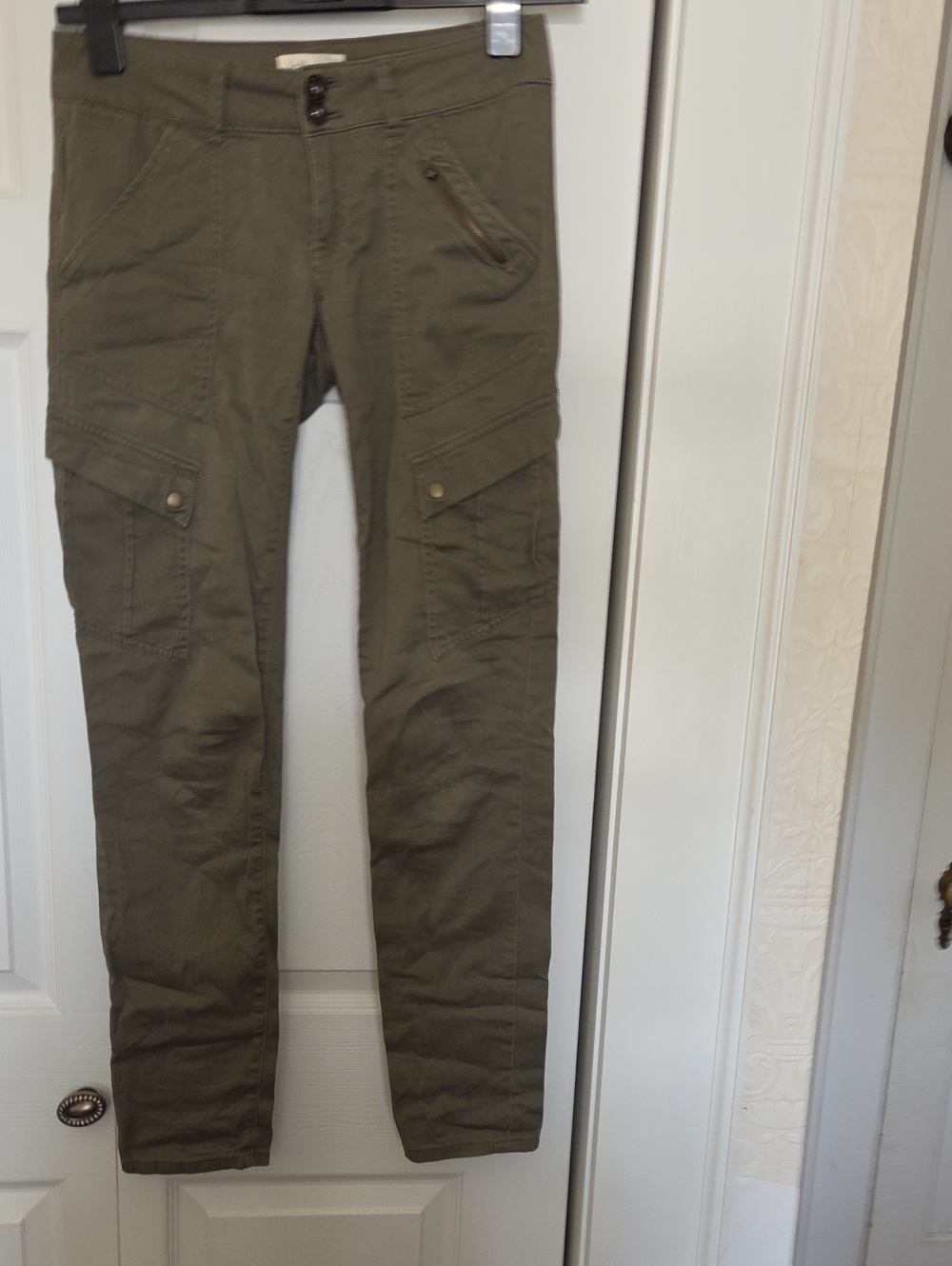 Men's Olive Cargo Pants - Casual Utility Style